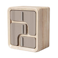 **Houten Kast met Ingebouwde Lades en Minimalistisch Ontwerp**