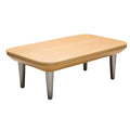 Moderne houten salontafel met afgeronde hoeken en metalen poten